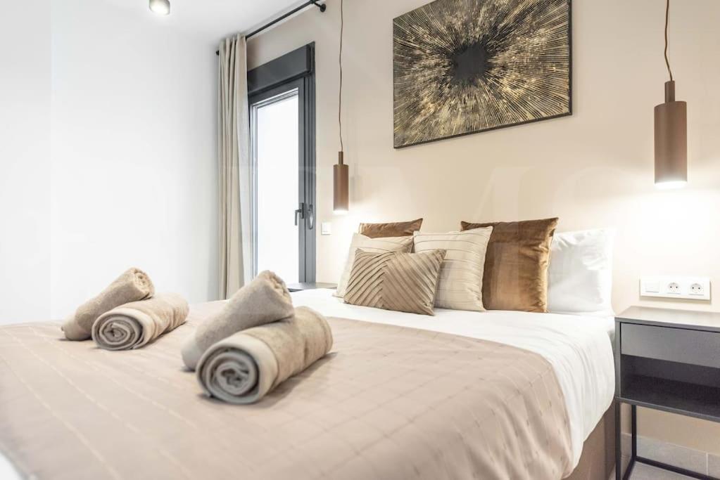 Modern Apartment With Patio & Parking By Rems Málaga Buitenkant foto